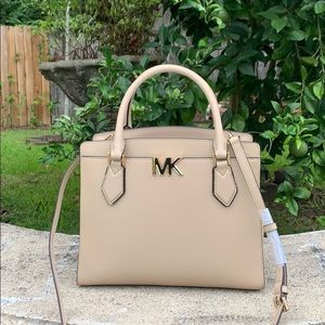Micheal kors LG Satchel